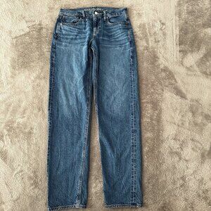 American Eagle Outfitters Straight Leg Jeans in Medium Blue Wash